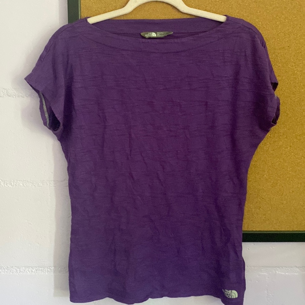 Brand: The North Face
Size: small
NWOT: